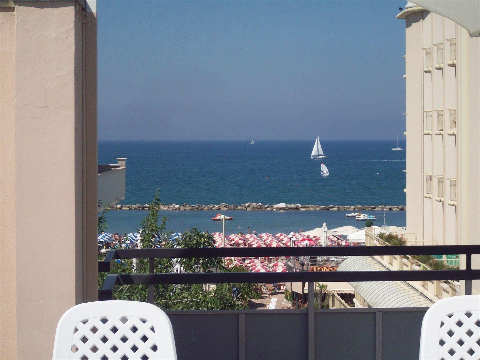 Hotel Des Bains Католика Екстериор снимка